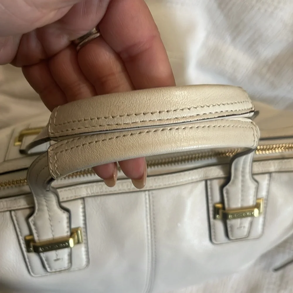 COACH- Taylor leather satchel in Ivory - F25296- GUC
